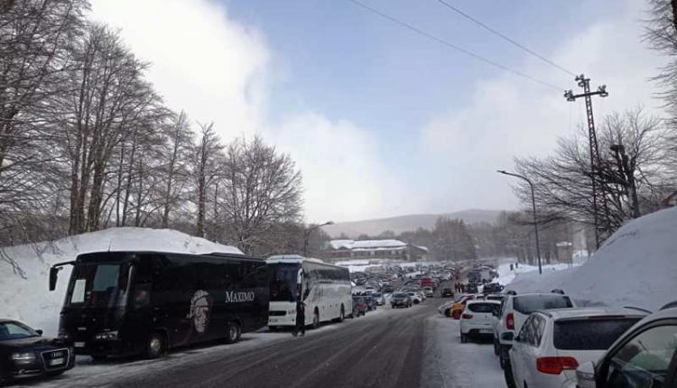 Grande Afflusso Di Turisti A Monte Livata Confinelive