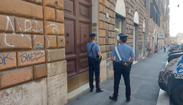 Estorceva Denaro Ad Anziano Arrestato Enne A Roma Confinelive