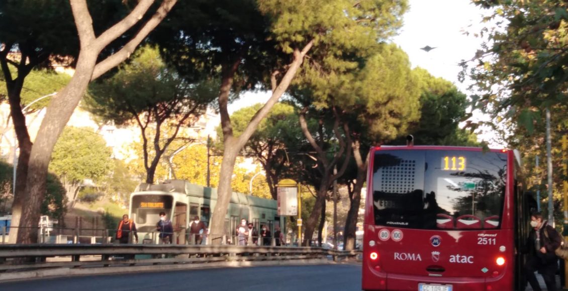 roma via prenestina auto e tram