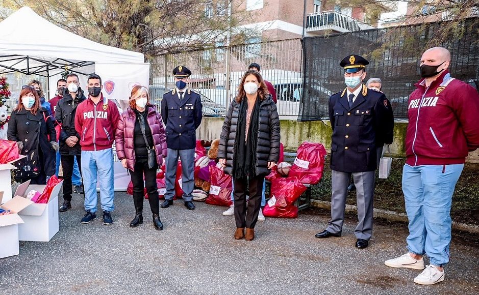 NATALE SALVAMAMME FIAMME ORO POLIZIA STATO