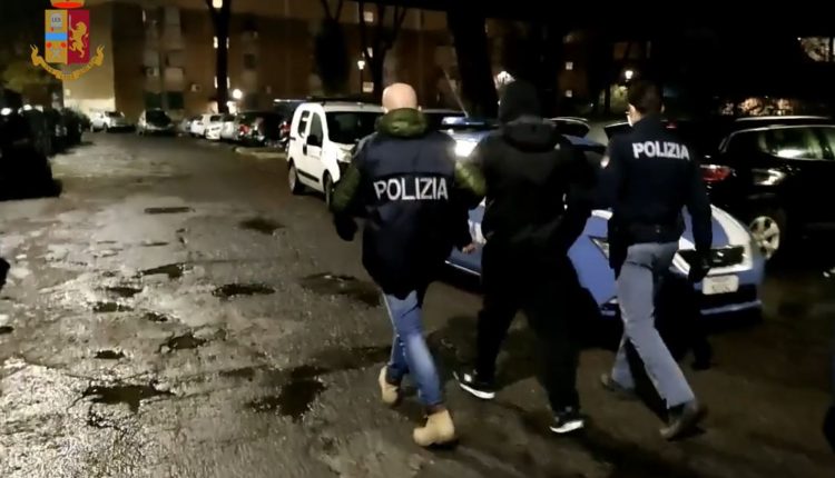 “Operazione Mezzanotte”: Smantellata Piazza Di Spaccio A Roma In Zona ...