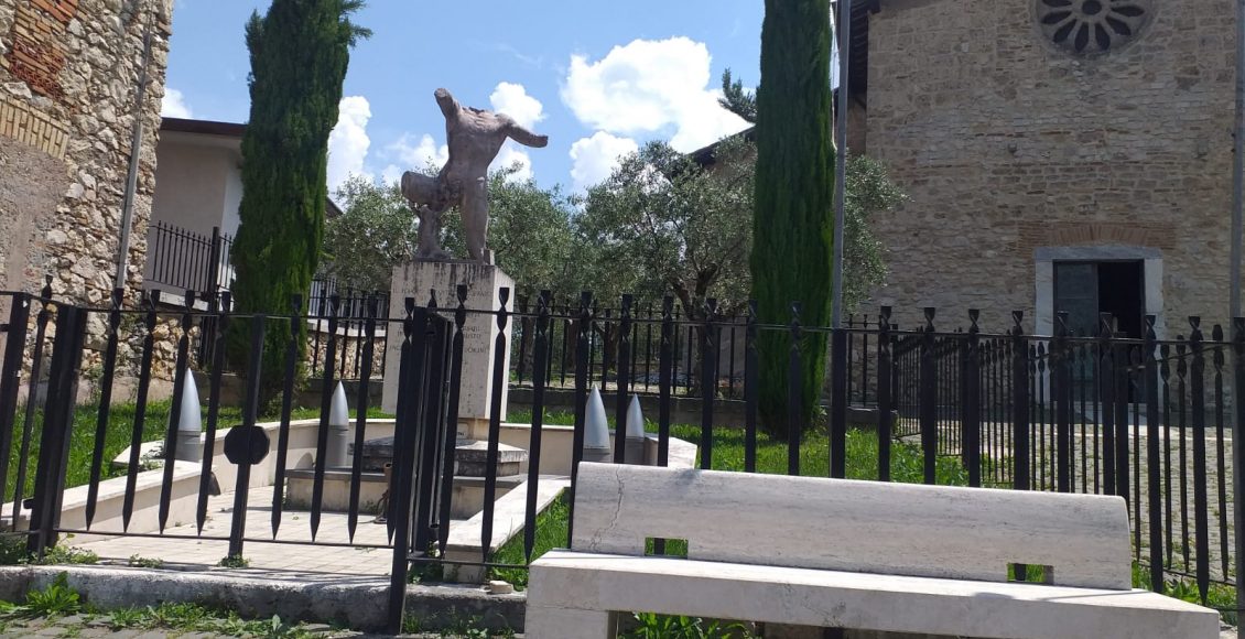 monumento caduti anticoli corrado