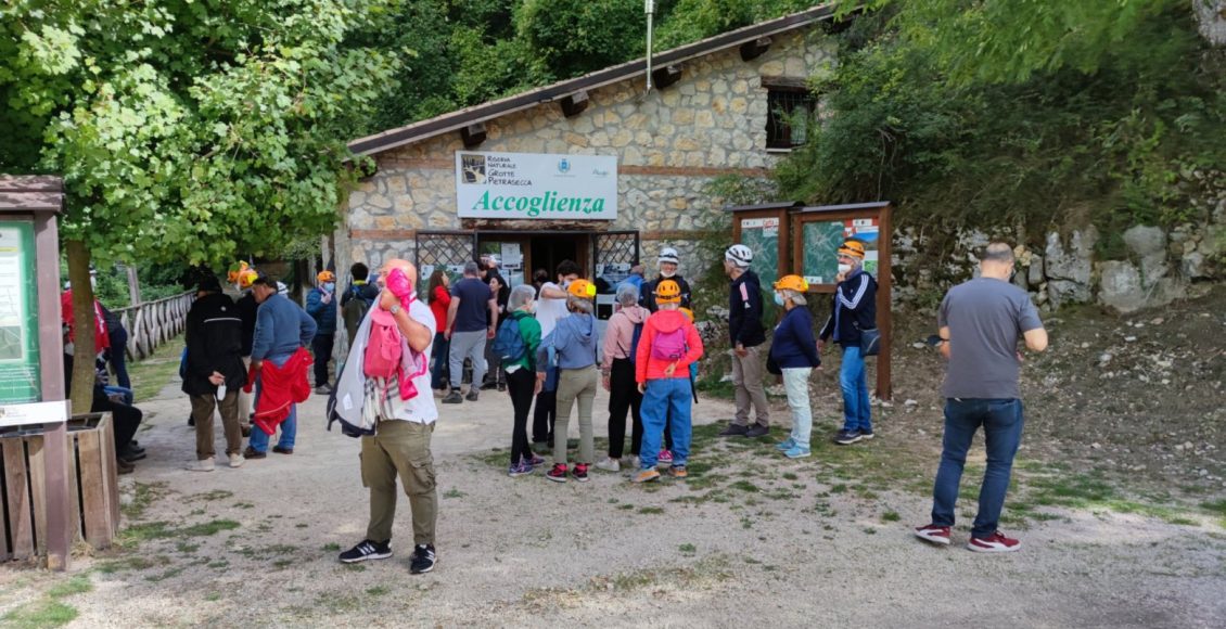 attesa accoglienza grotte di pietrasecca 2