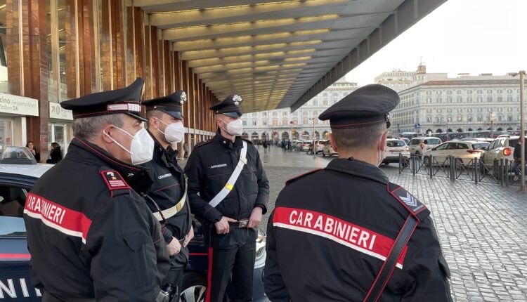 Stazione Termini Controlli A Tappeto Dei Carabinieri Confinelive