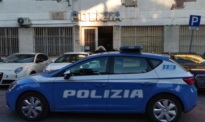 In via Collegiove scoperta la casa della droga: 4 arresti a Roma ...