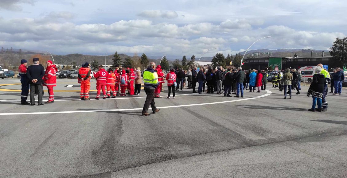 elisuperficie piana del cavaliere inaugurazione gente